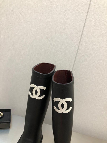 Viral Rubber Boots